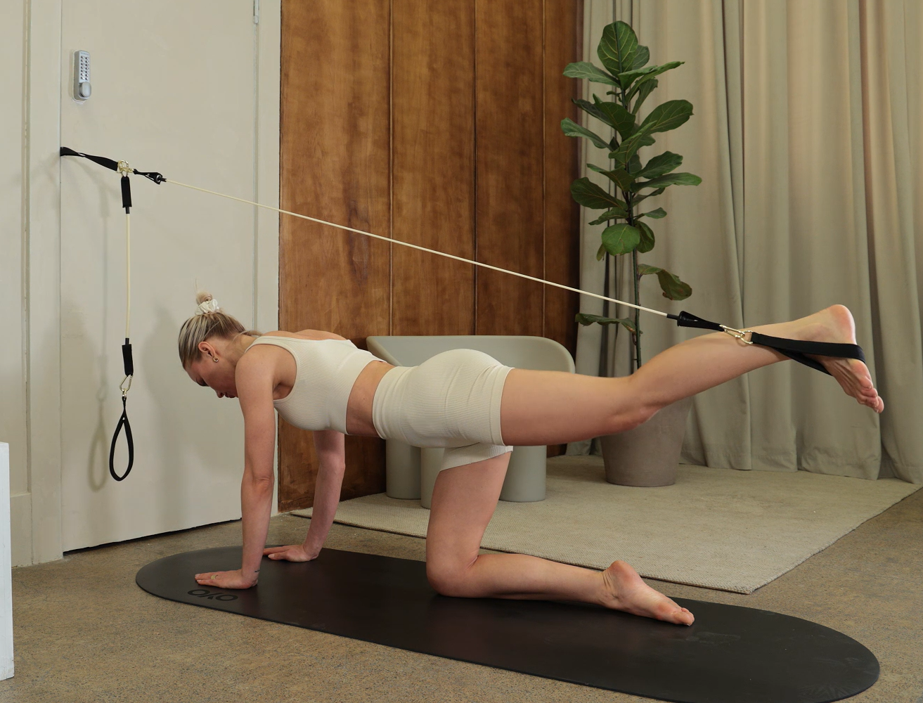 KNEE EXTENSION