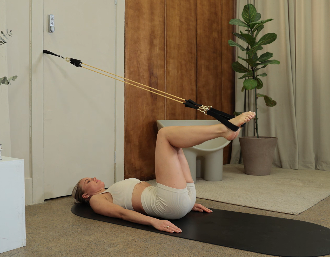 HAMSTRING CURL